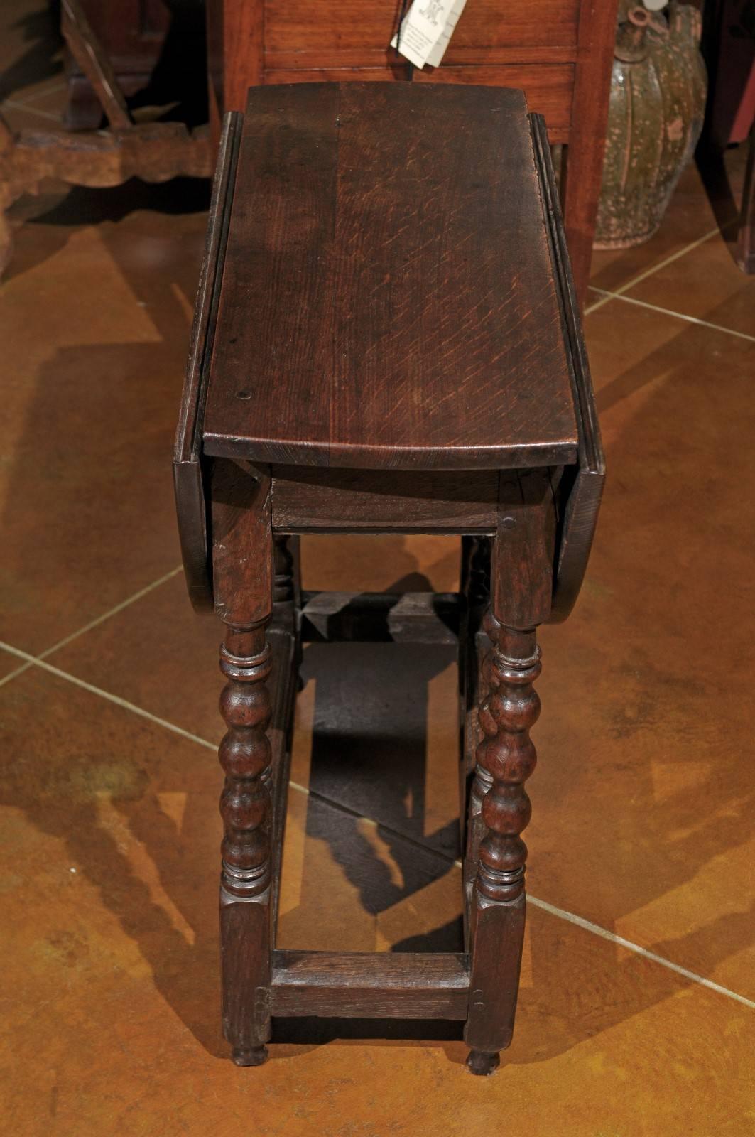 Petite English Oak Small Oak Gate Leg Table, 18th Century 6