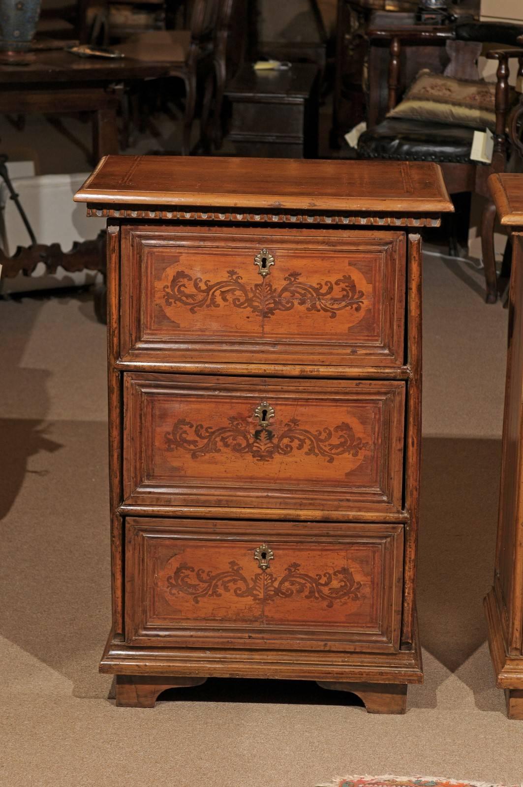 Pair of 19th Century Italian Petite Walnut Credenzas with Inlay 1