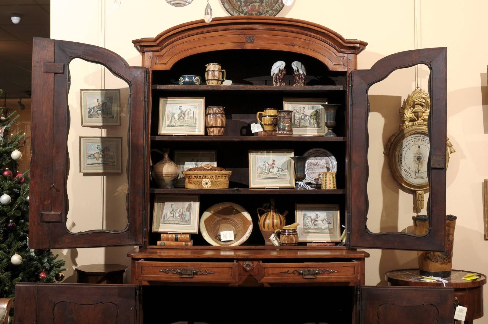 Mid-19th Century French Fruitwood Buffet Deux Corps with Bonnet Top and Fluting For Sale 7