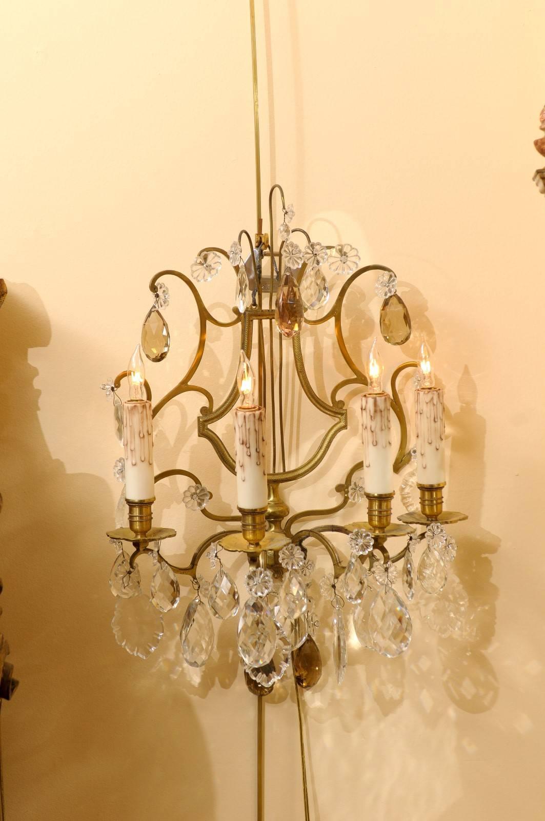 Laiton Paire d'appliques françaises à 4 lumières en laiton en forme de lyre avec cristaux d'ambre, 19ème siècle en vente