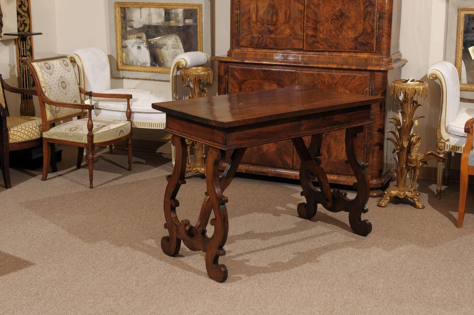 18th Century Italian Walnut Lyre Leg Console Table In Good Condition For Sale In Atlanta, GA