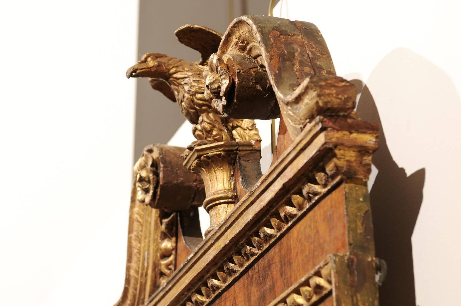 Mid-18th Century George II Burled Walnut and Parcel-Gilt Mirror with Eagle Cest In Good Condition In Atlanta, GA