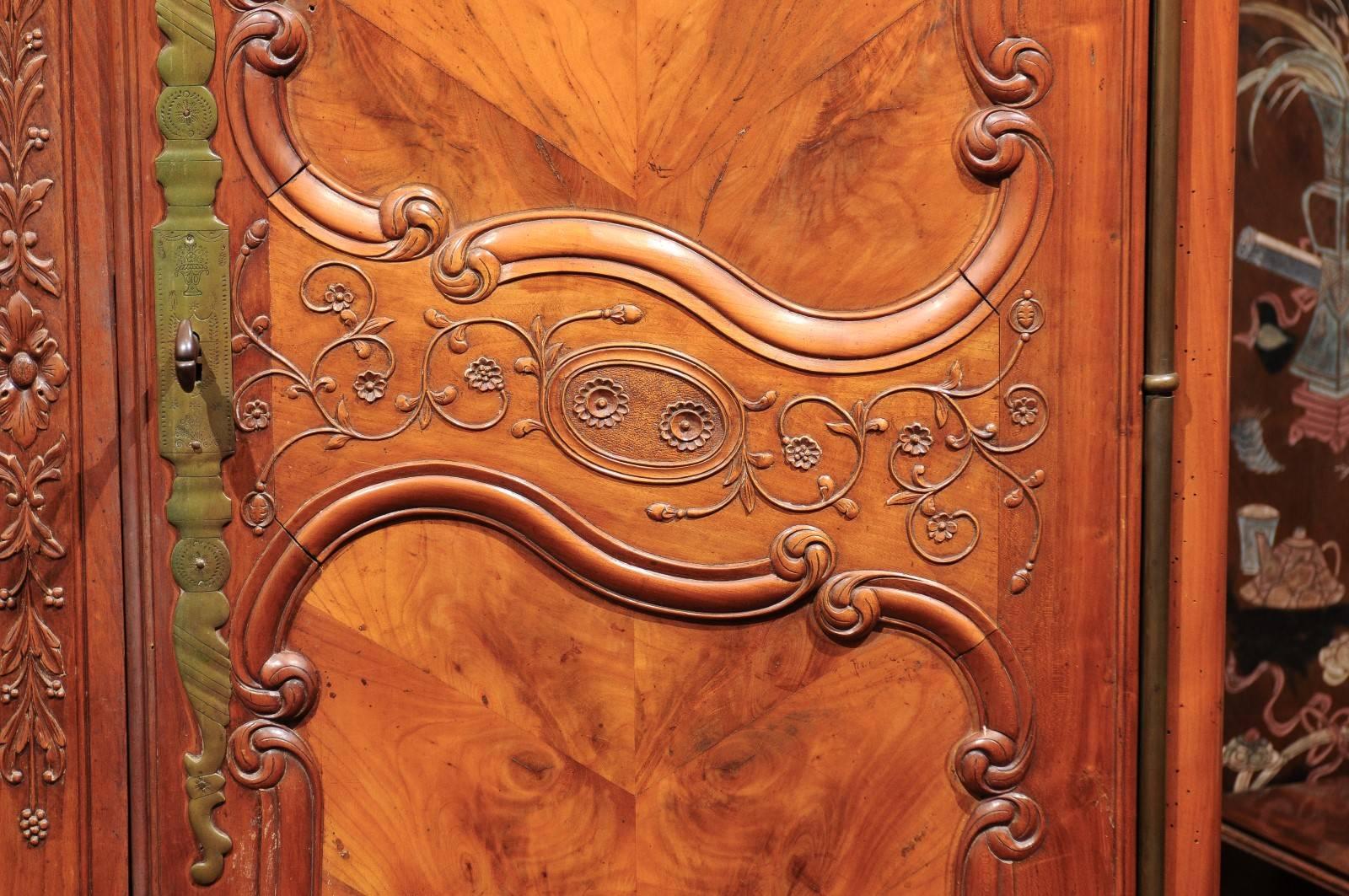 19th Century French Renaissance Style Armoire in Fruitwood with Double Bonnet 4