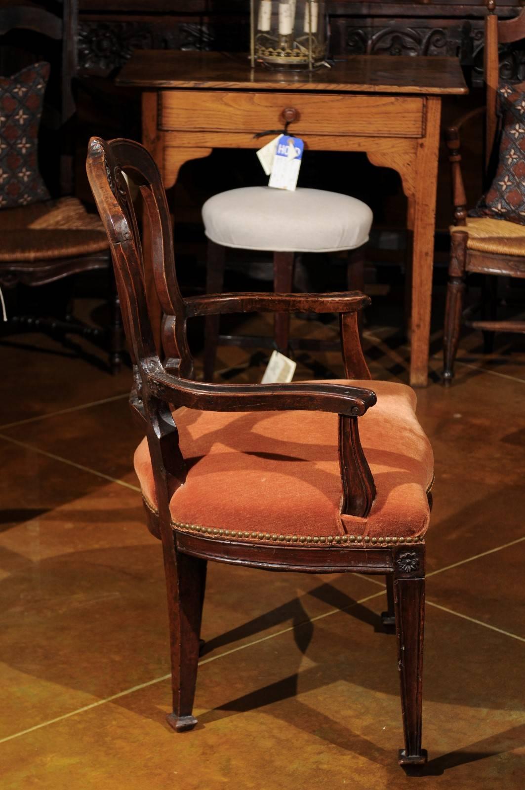 Fauteuil transitionnel rococo/noyer néoclassique en noyer, Italie, vers 1780 en vente 2