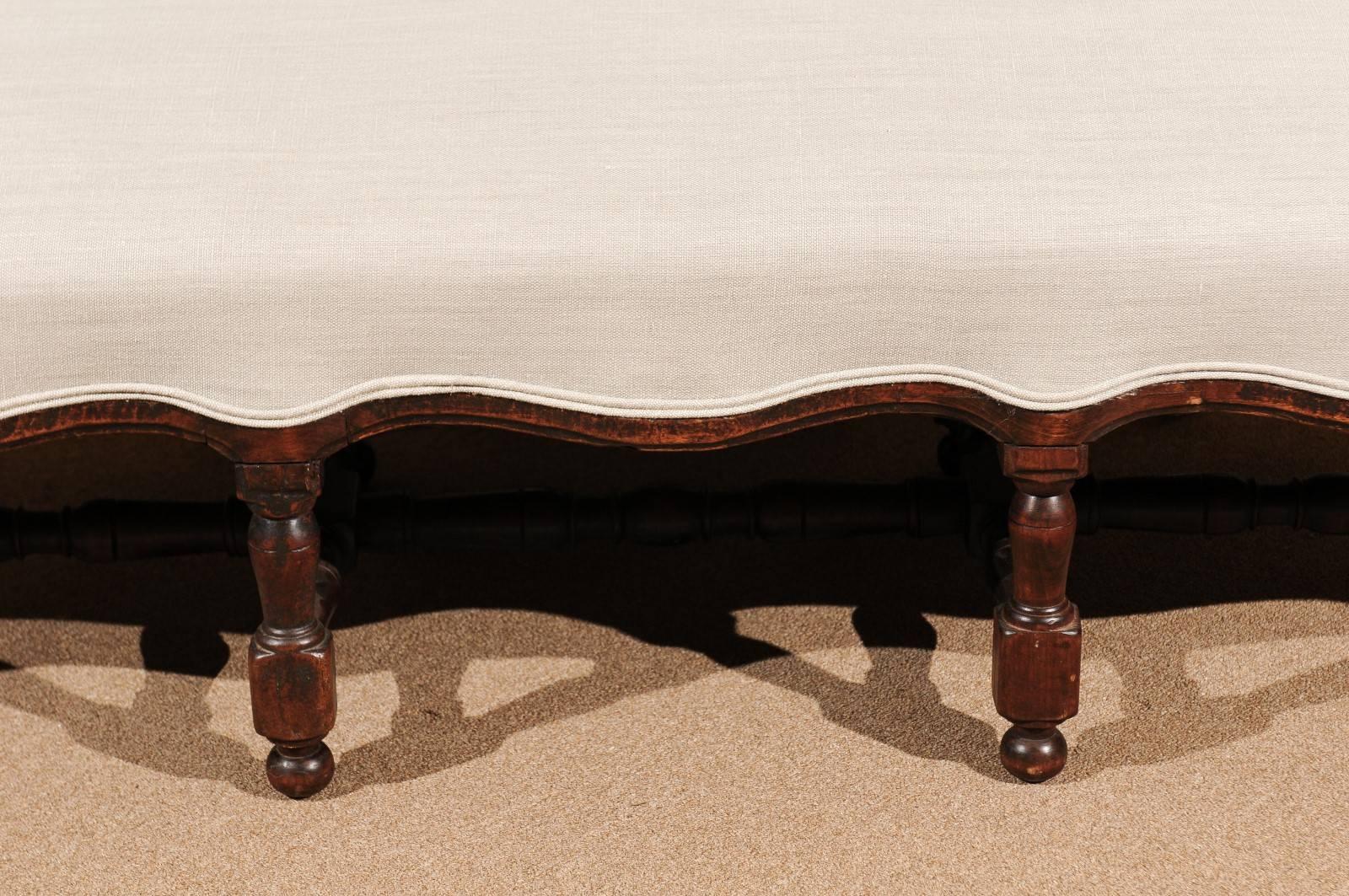 18th Century Italian Rococo Walnut Sofa with Linen Upholstery In Excellent Condition In Atlanta, GA