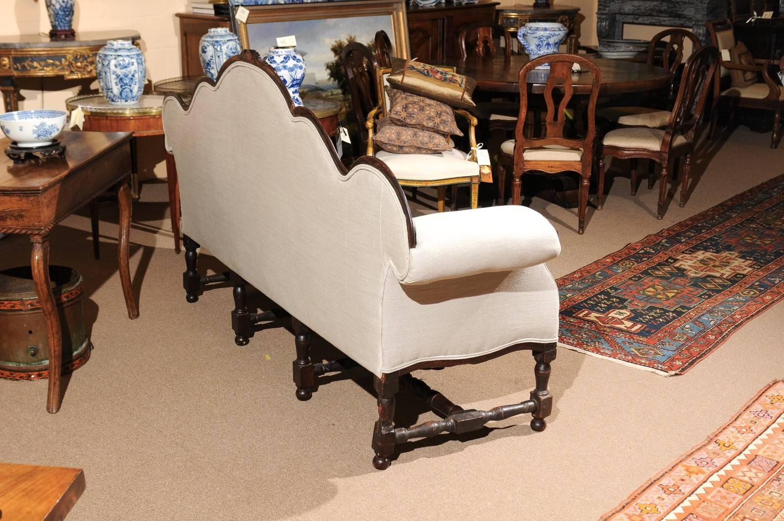 18th Century and Earlier 18th Century Italian Rococo Walnut Sofa with Linen Upholstery
