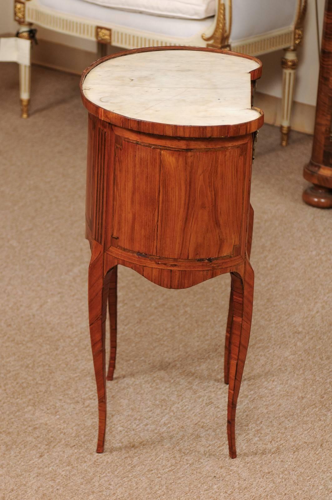 18th Century French Louis XVI Period Kidney Shaped Tulipwood Table with Marble For Sale 2