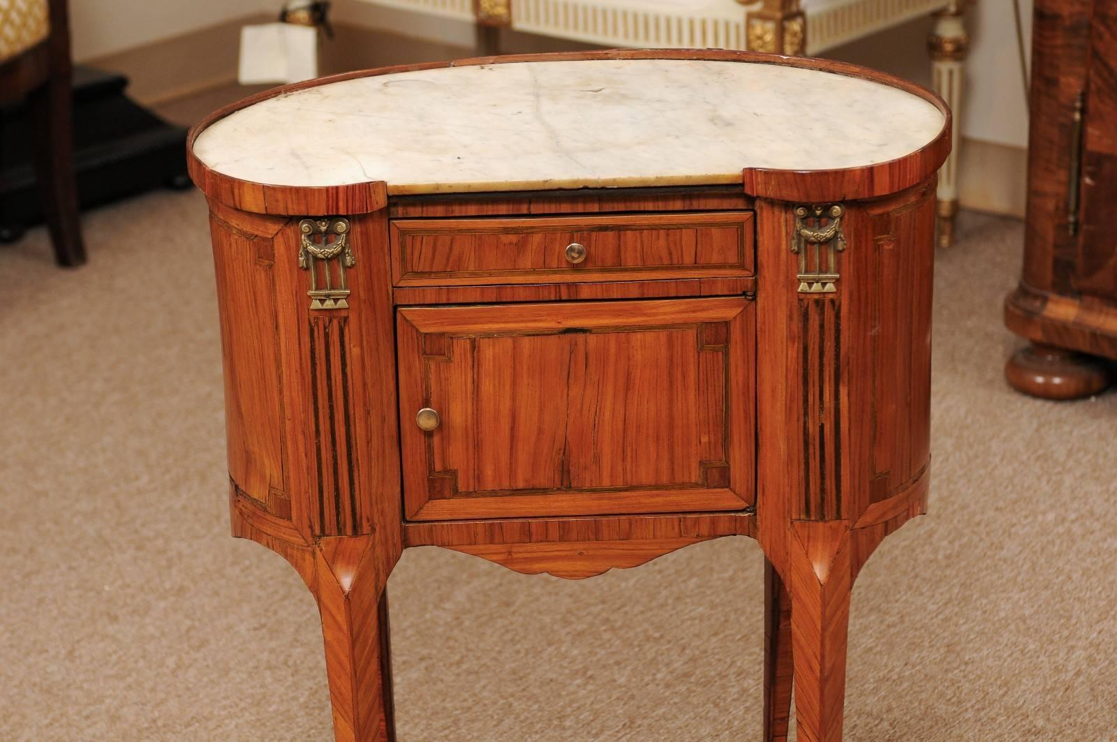 18th Century French Louis XVI Period Kidney Shaped Tulipwood Table with Marble For Sale 3
