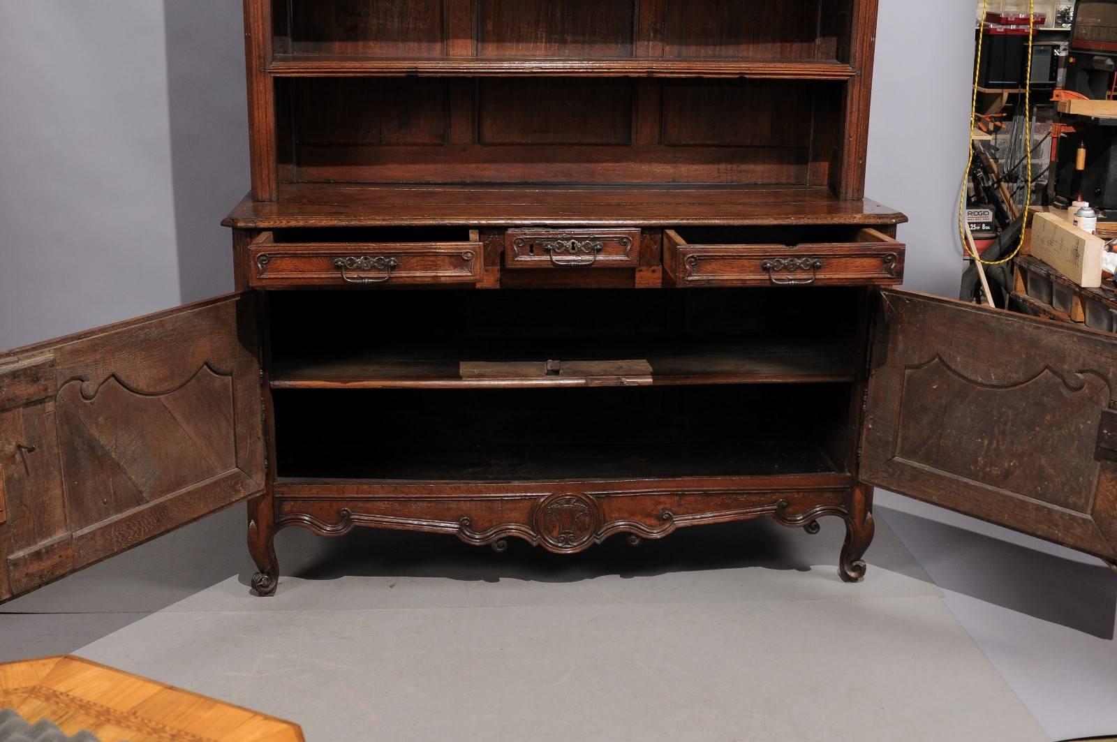 18th Century and Earlier 18th Century French Transitional Louis XV & Louis XVI Oak Vaisellier For Sale