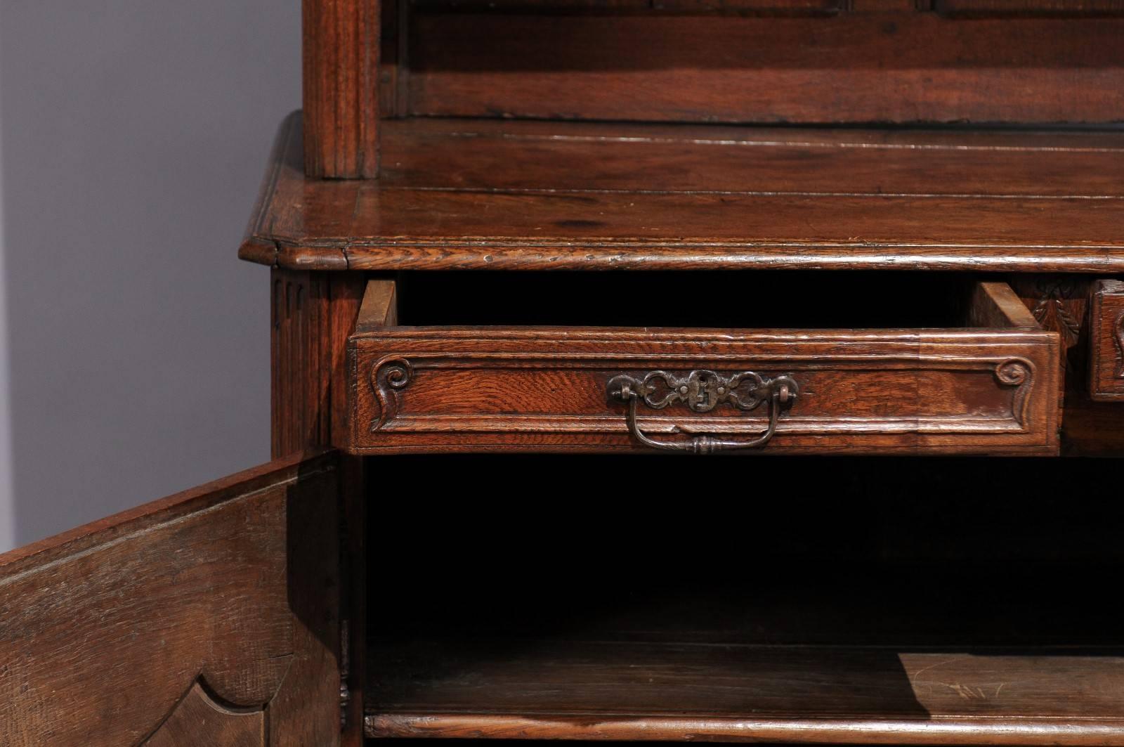 18th Century French Transitional Louis XV & Louis XVI Oak Vaisellier For Sale 2