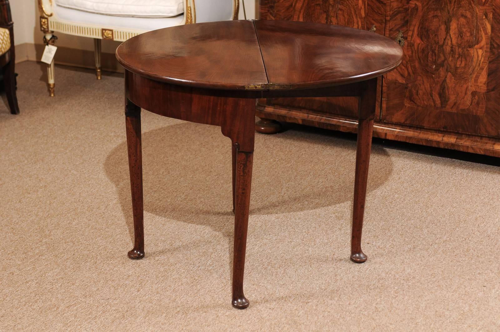 18th Century English Mahogany Demilune Flip-Top Game Table For Sale 2