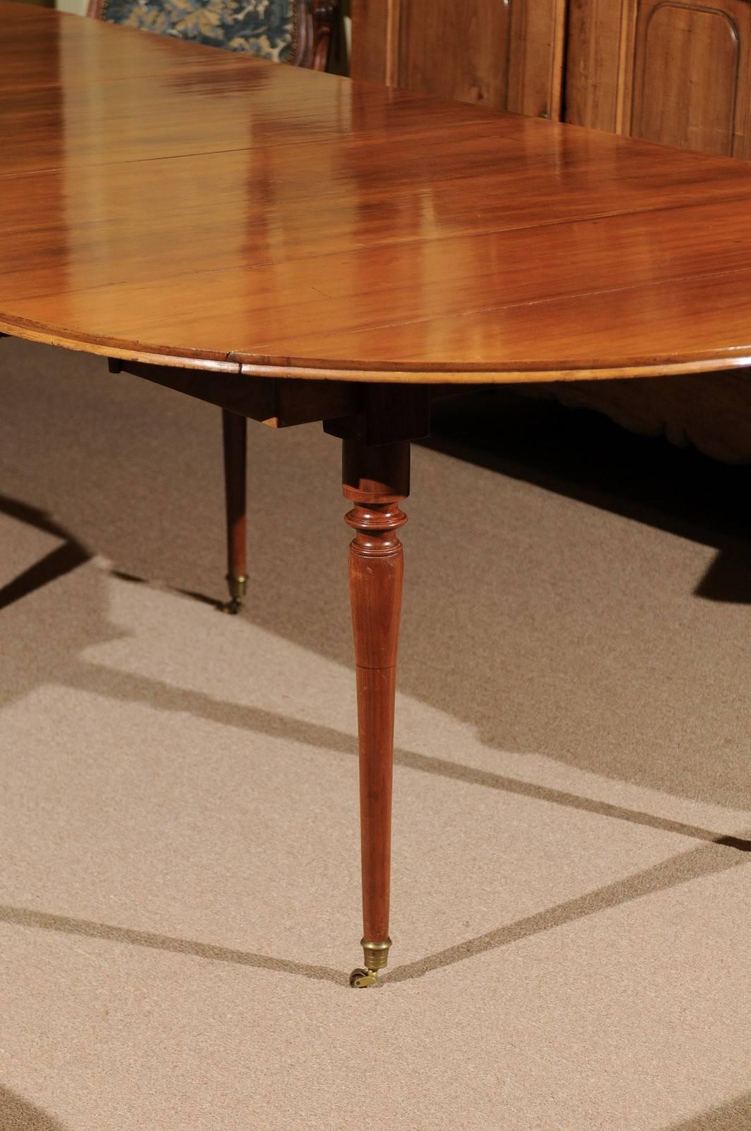Extension Dining Table in Mahogany & Turned Tapering Legs, France, 19th Century 1