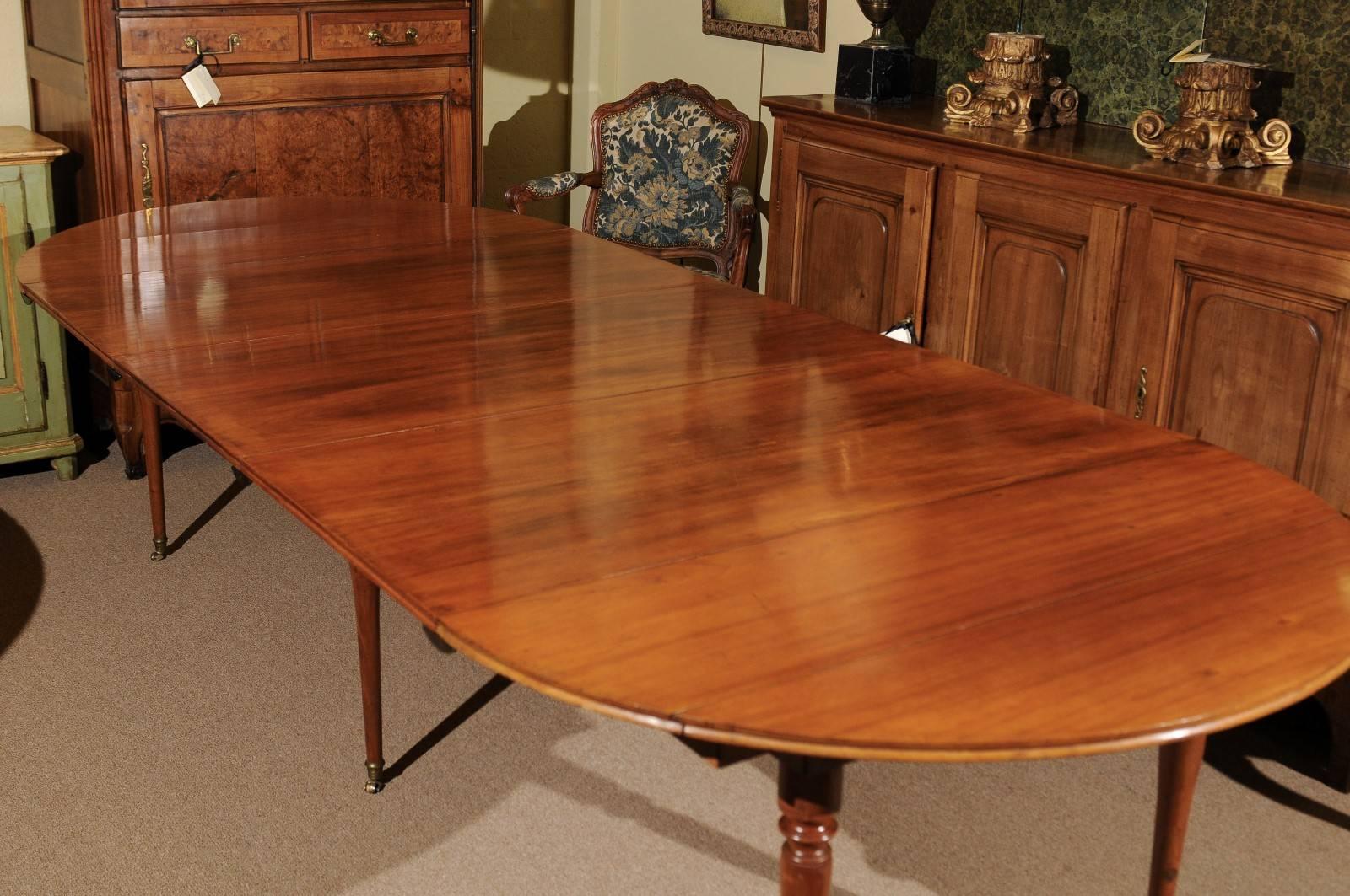 Extension Dining Table in Mahogany & Turned Tapering Legs, France, 19th Century 2