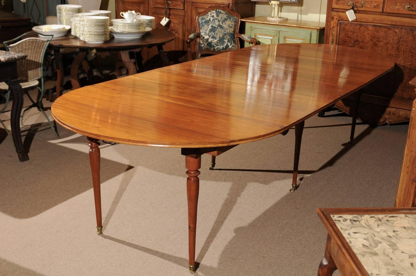 Extension Dining Table in Mahogany & Turned Tapering Legs, France, 19th Century 3