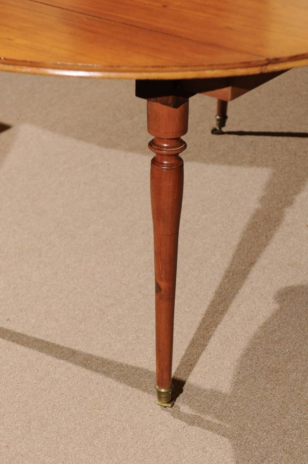 Extension Dining Table in Mahogany & Turned Tapering Legs, France, 19th Century 4