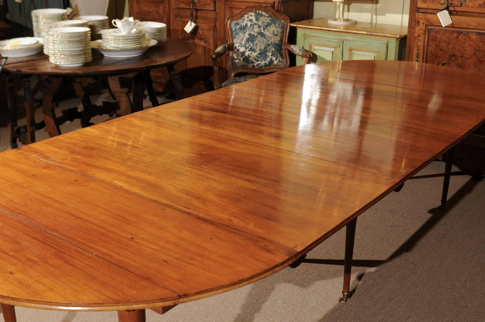 Extension Dining Table in Mahogany & Turned Tapering Legs, France, 19th Century 5