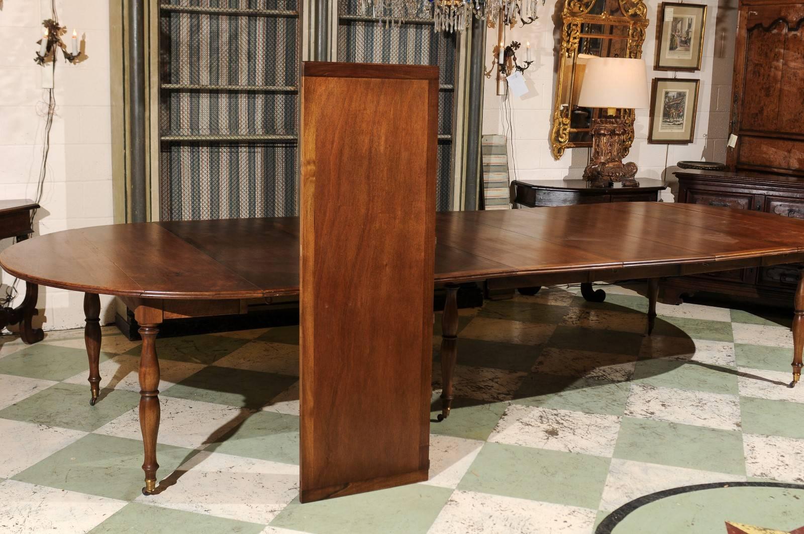 19th Century French Walnut Extension Dining Table, circa 1830 5