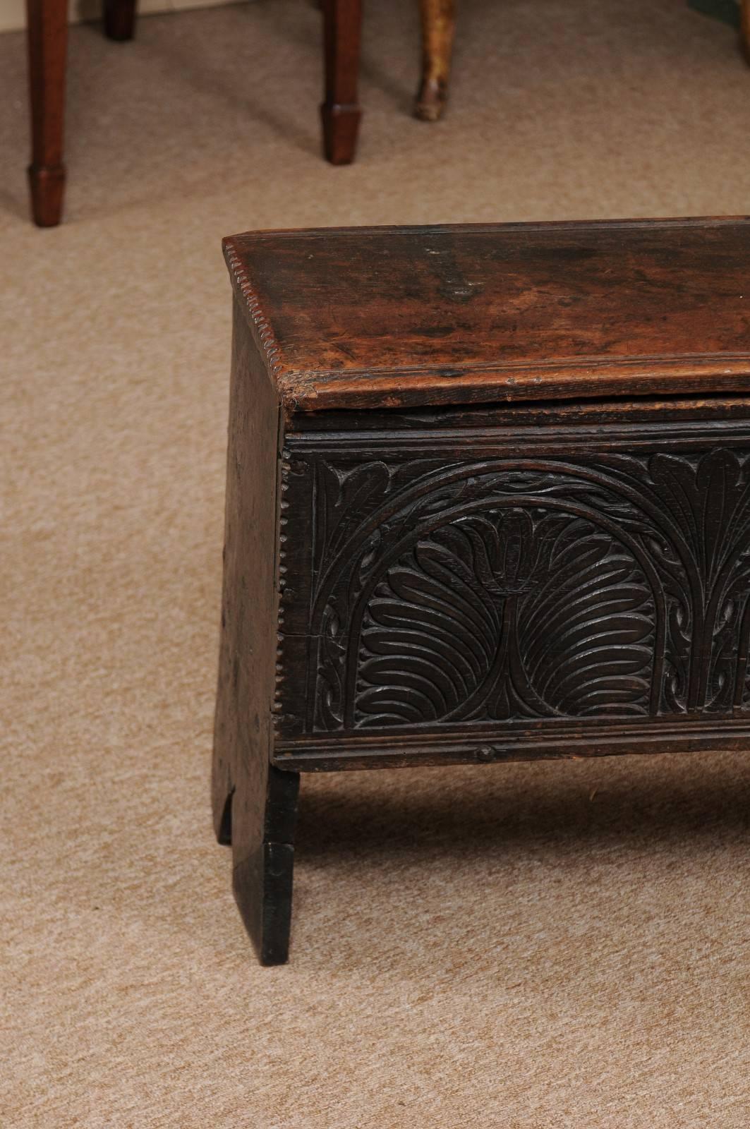 18th Century English Footed Oak Coffer with Carved Tulips In Good Condition In Atlanta, GA