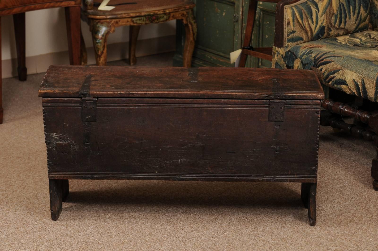 18th Century English Footed Oak Coffer with Carved Tulips 1