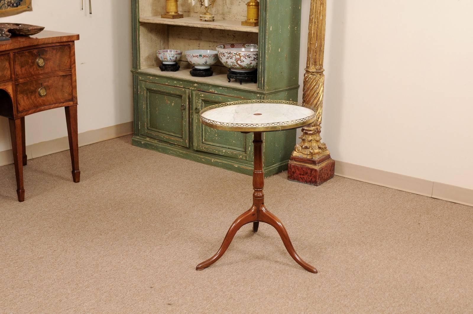 French Louis XVI Revolving Walnut Gueridon with Marble Top In Good Condition In Atlanta, GA