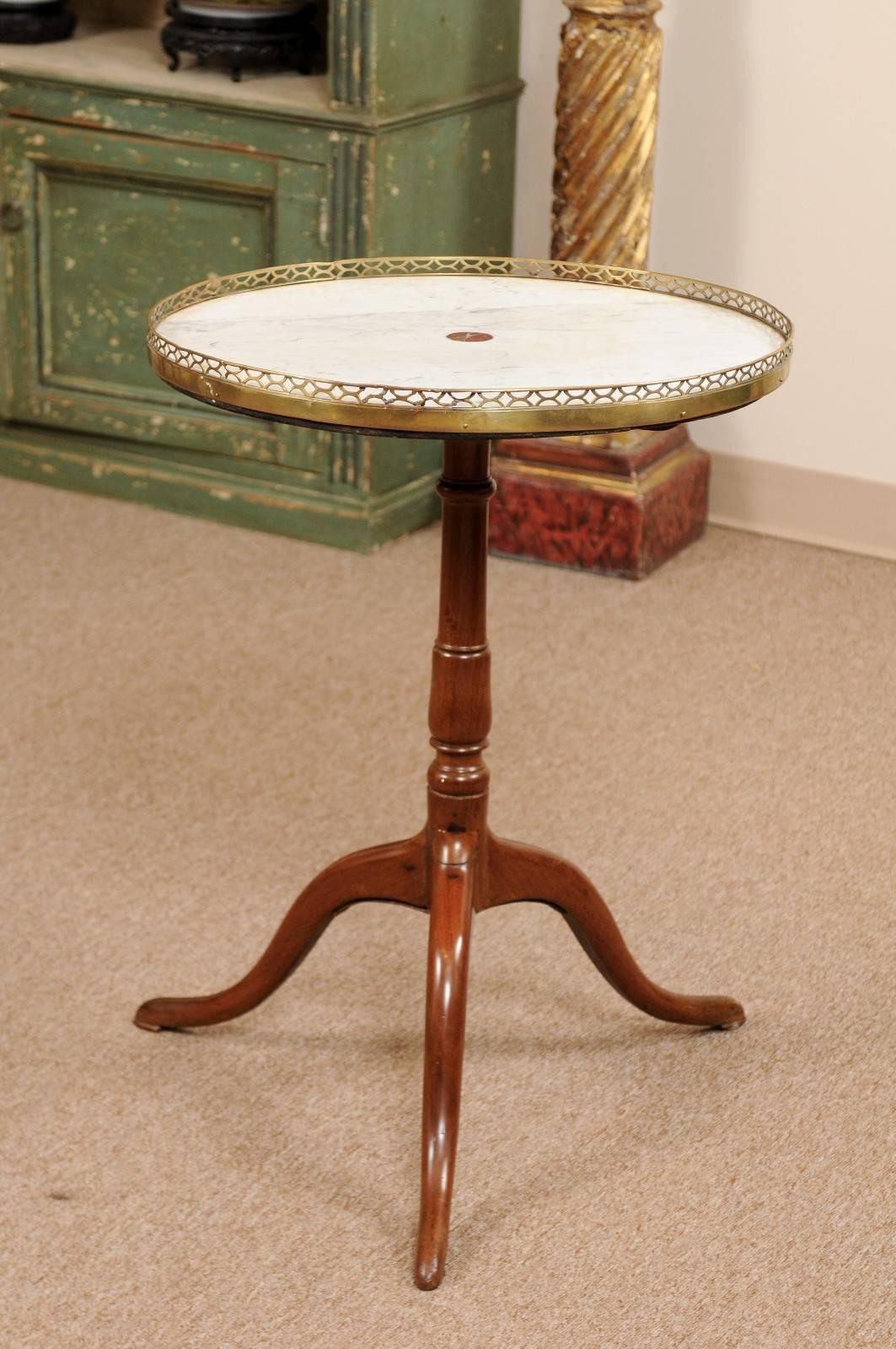 French Louis XVI Revolving Walnut Gueridon with Marble Top 1
