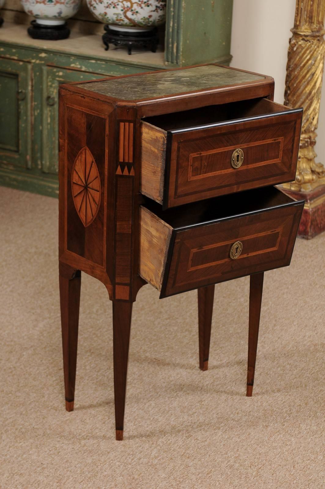Early 19th Century Italian Neoclassical Style Two-Drawer Commodini with Inlay In Good Condition In Atlanta, GA