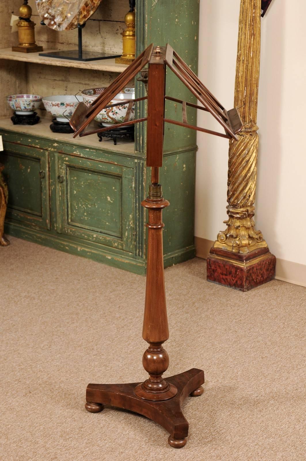 Duet Music Stand in Mahogany with Scone, 19th Century France In Good Condition In Atlanta, GA