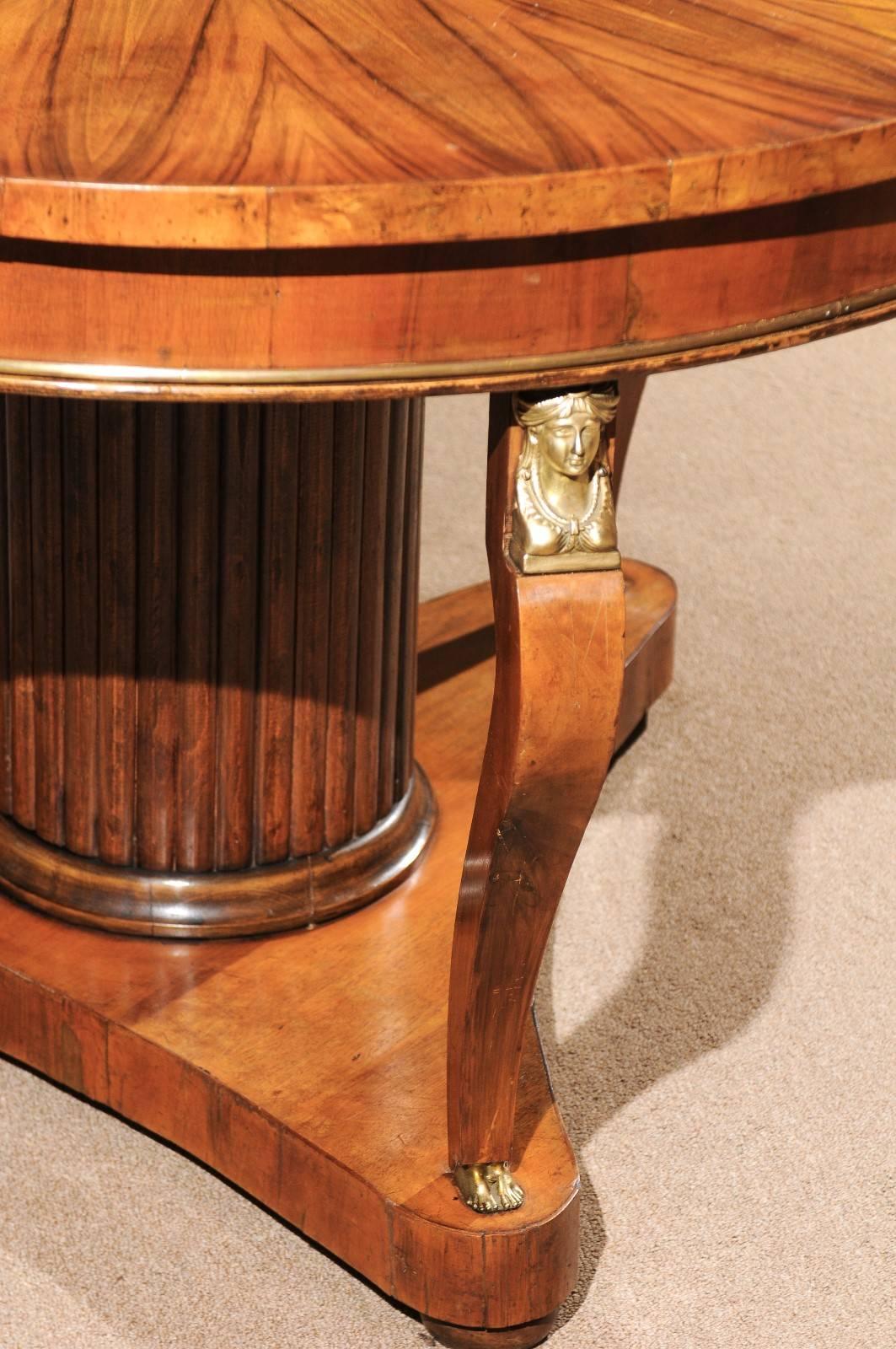 Italian Empire Walnut Center Table with Sunburst Veneer, circa 1820 In Good Condition In Atlanta, GA