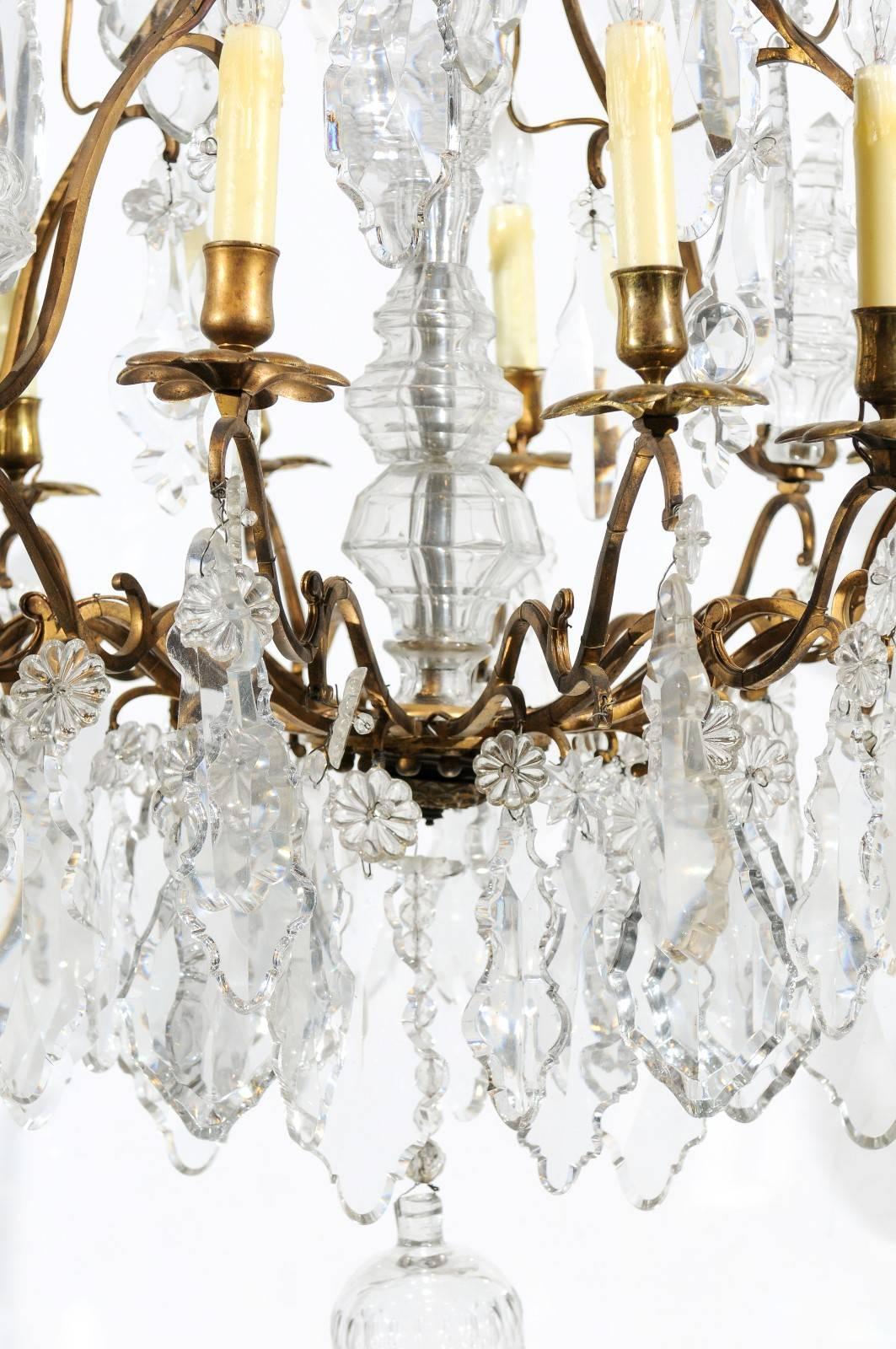 Crystal & Bronze Louis XV Style Chandelier with 12 Lights, 19th Century France For Sale 3