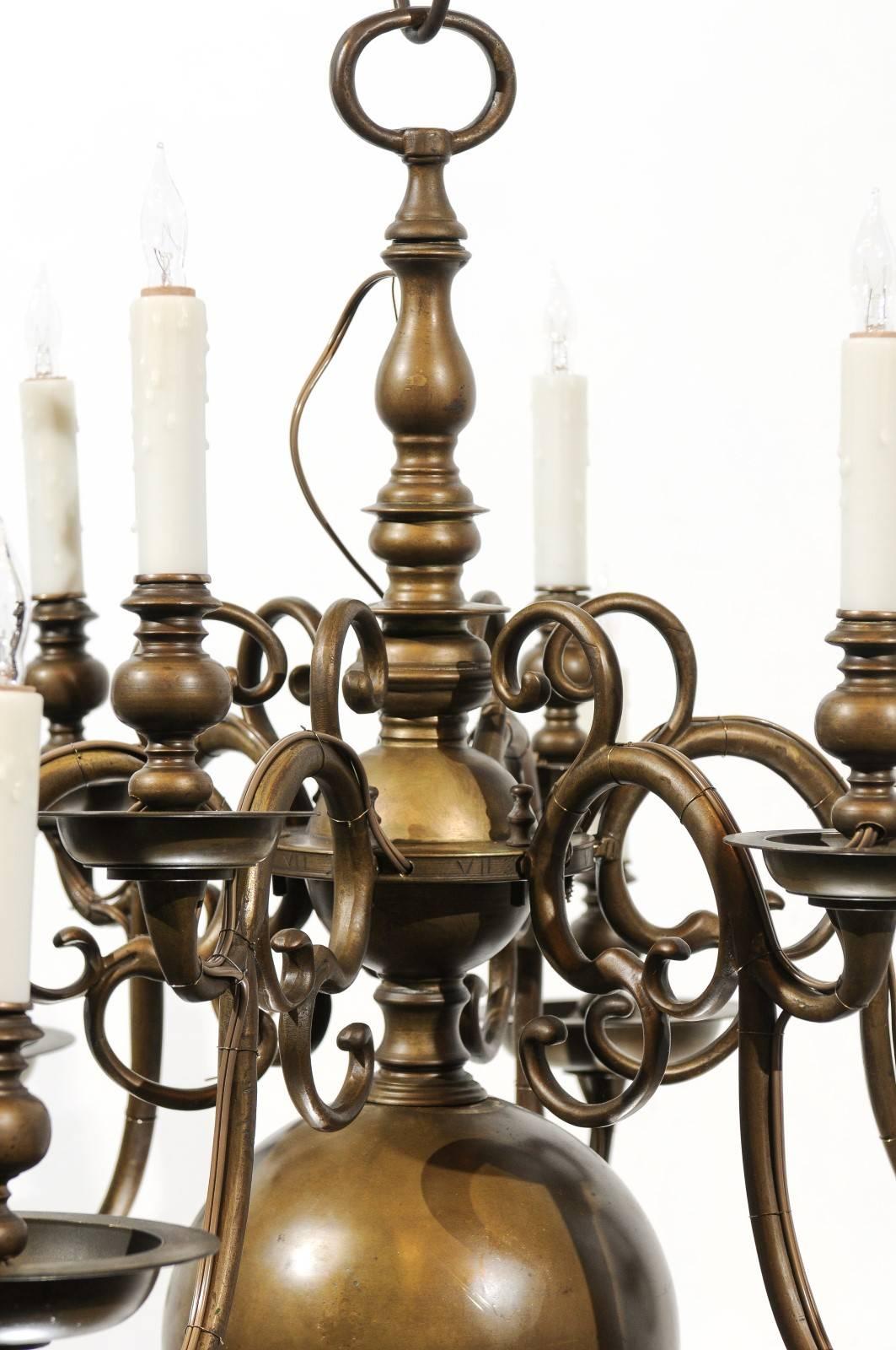 Large 18th Century Dutch Brass Chandelier with 12 Lights In Good Condition In Atlanta, GA