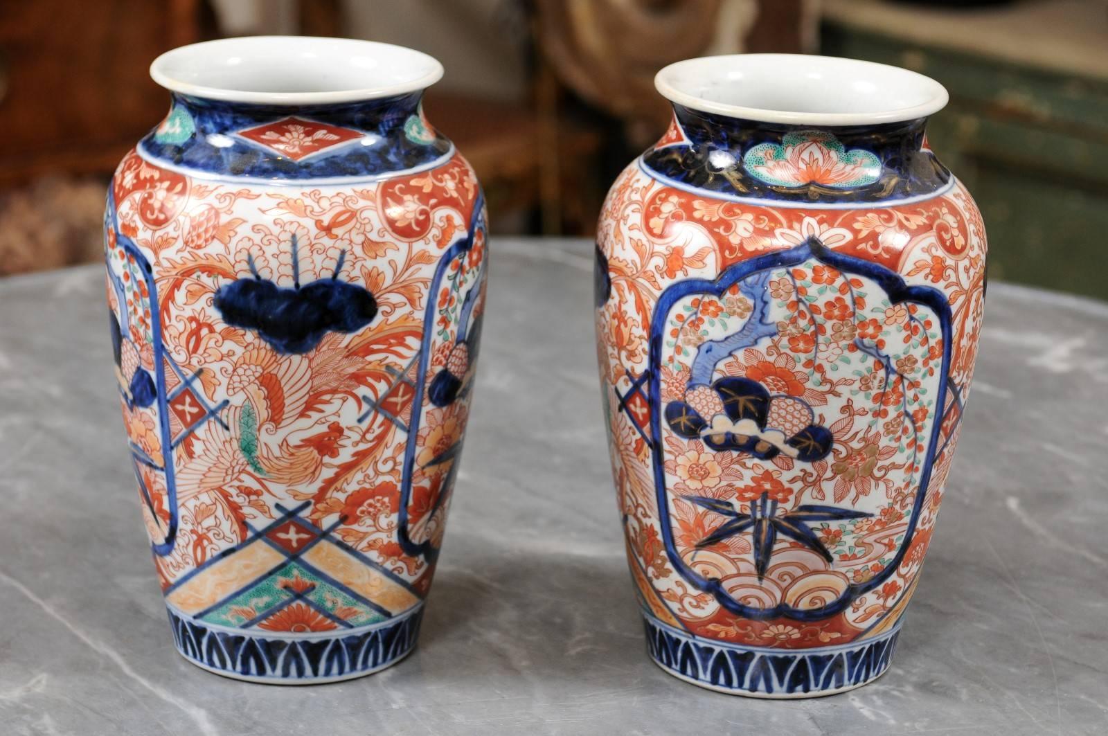 Pair of 19th Century Imari Vases with Green, ca. 1870 For Sale 4