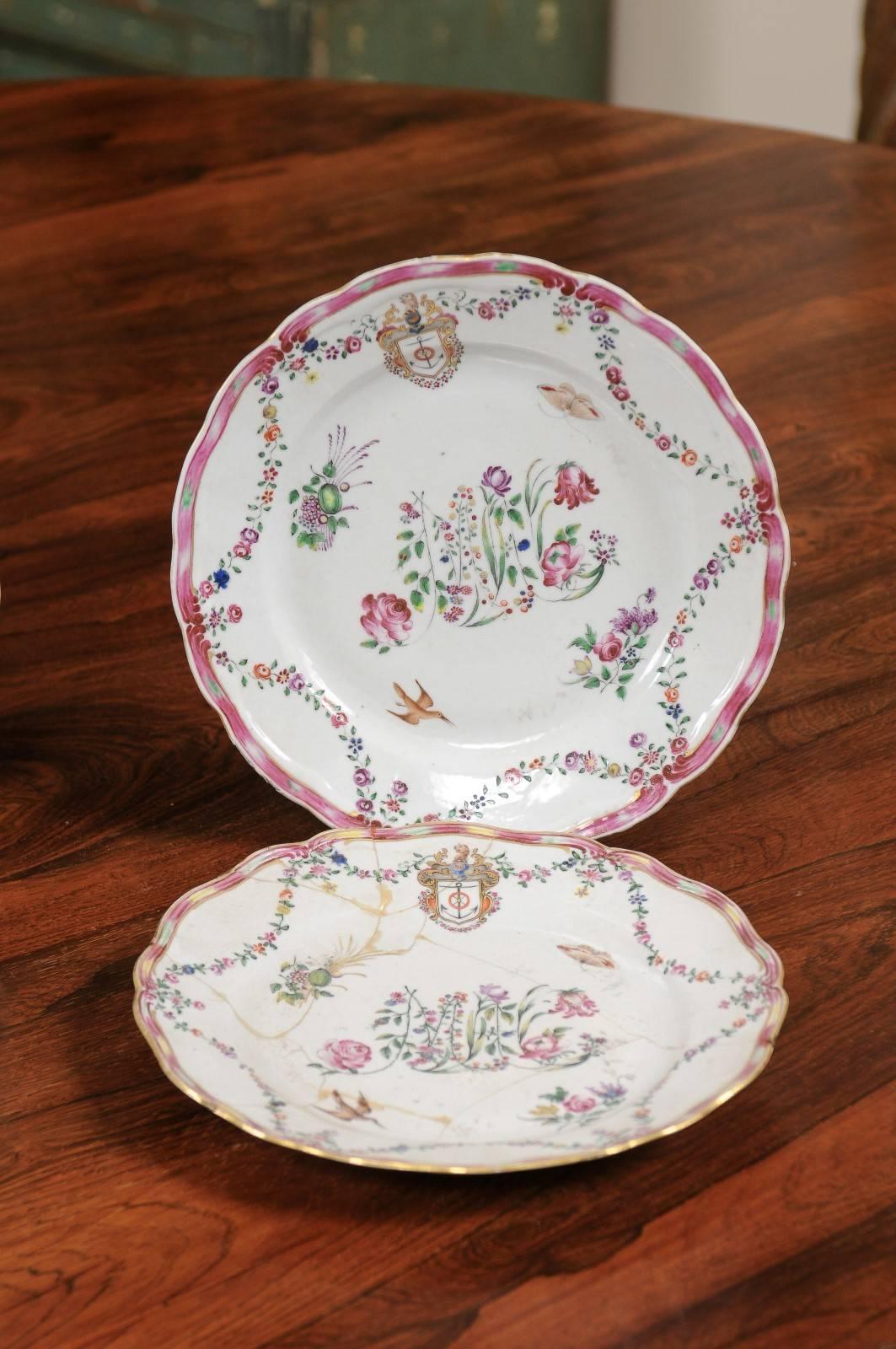 18th Century Set of 4 Chinese Export Porcelain Plates with Floral Decoration & Armorial Crest For Sale