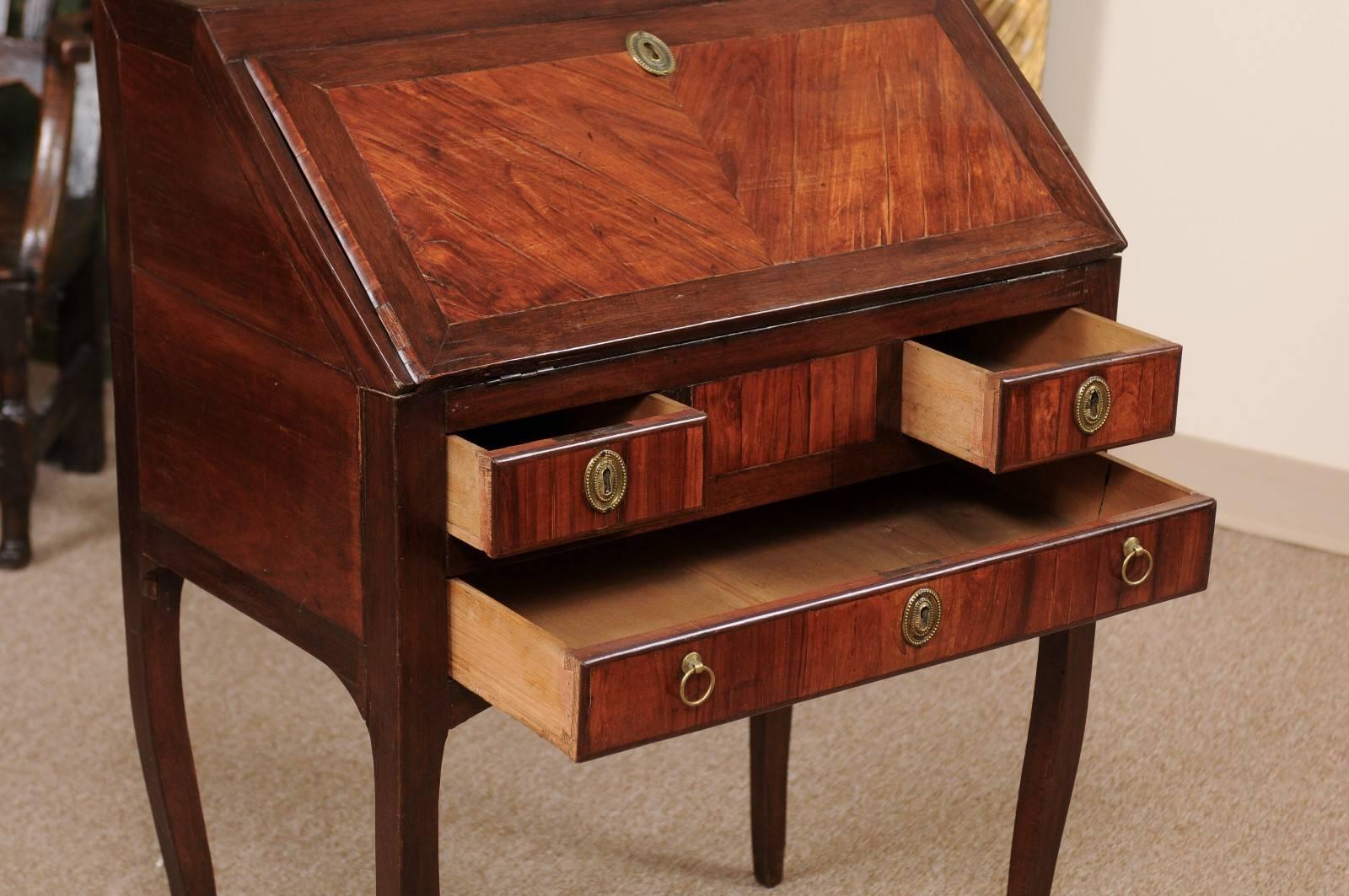 Petite Slant-Front Bureau in Kingwood with Fitted Interior & Leather Blotter For Sale 1