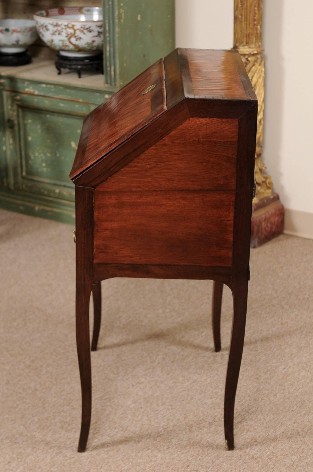 Petite Slant-Front Bureau in Kingwood with Fitted Interior & Leather Blotter For Sale 4