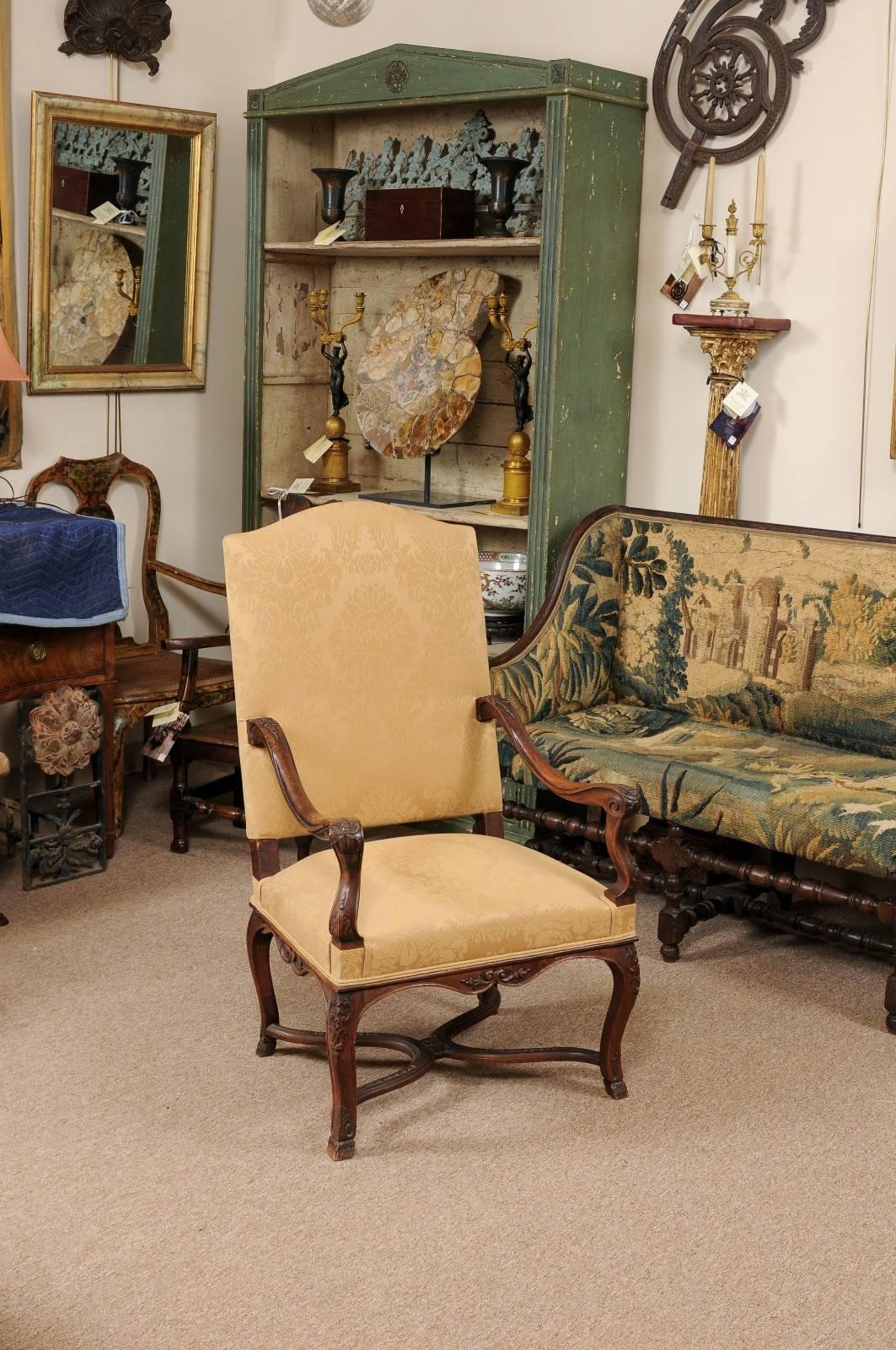 Régence Regence Period Fauteuil in Walnut, France ca. 1720 For Sale