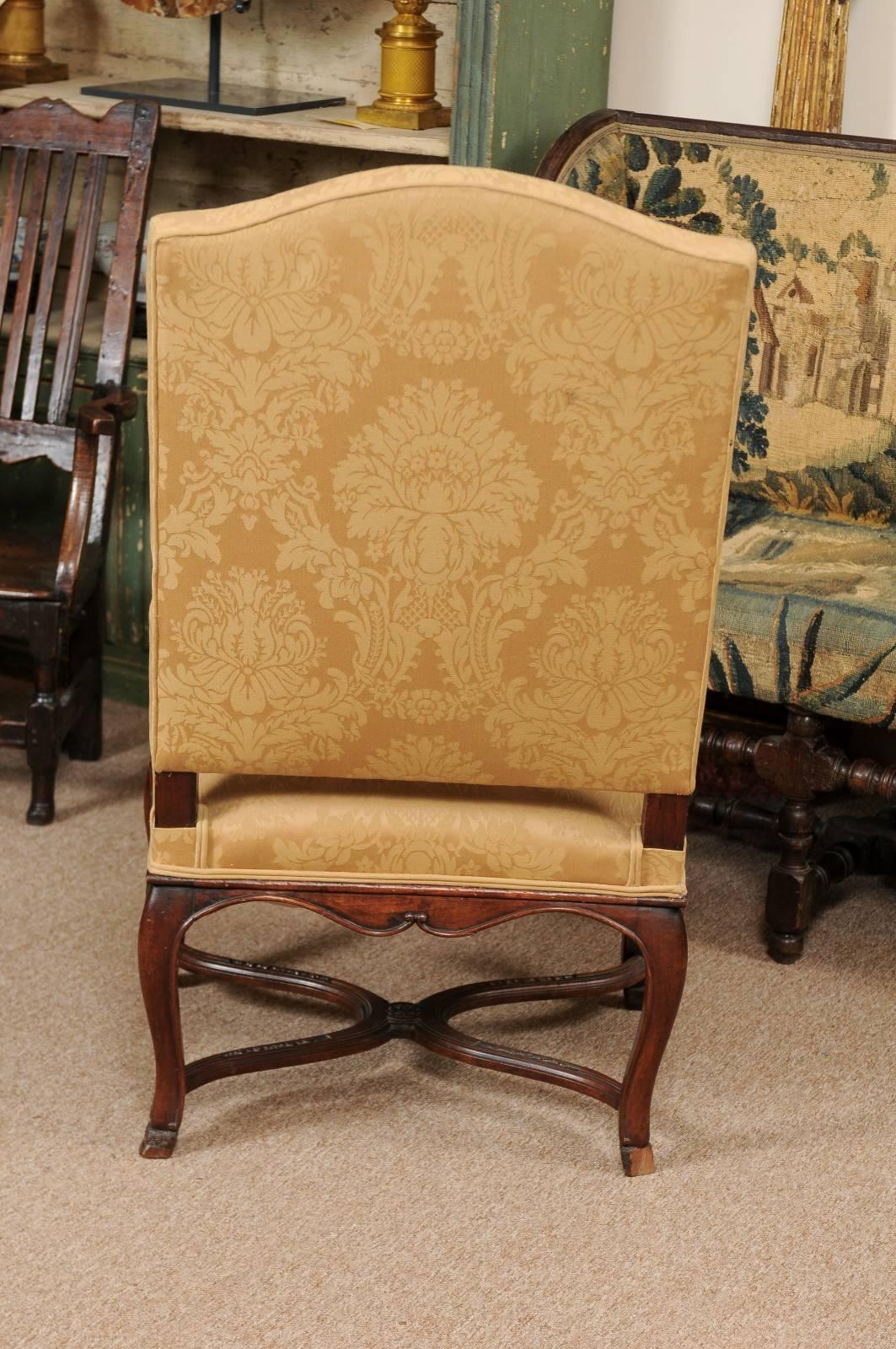 Regence Period Fauteuil in Walnut, France ca. 1720 For Sale 1