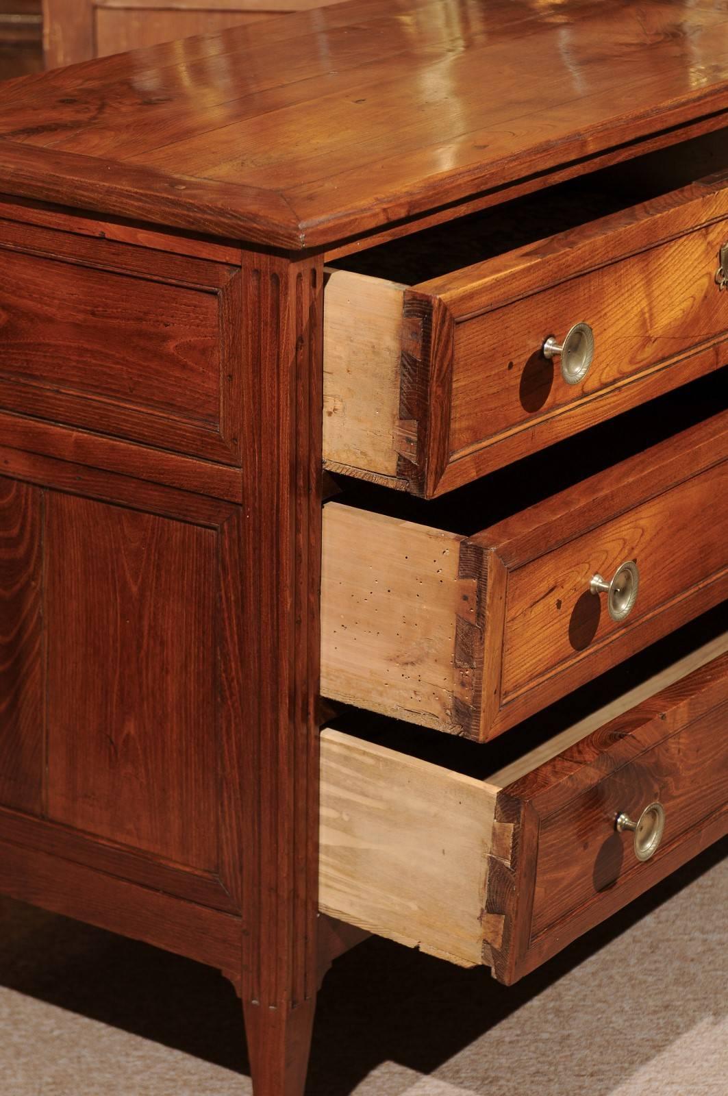 French Directoire Elm Commode, circa 1800 1