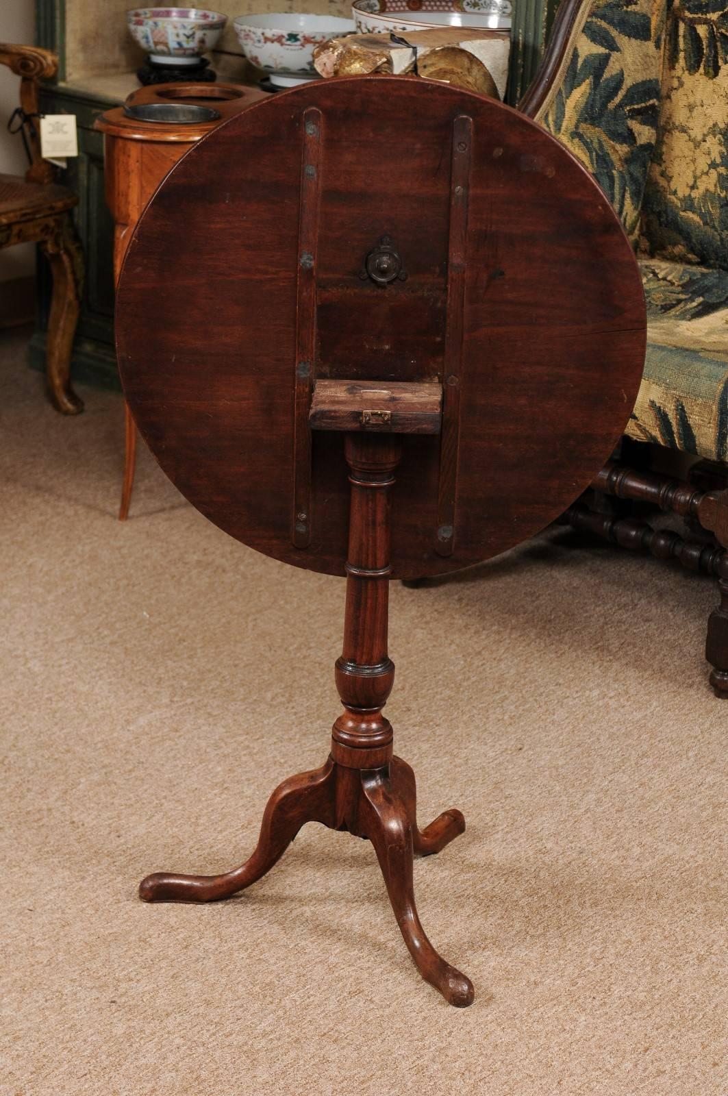 18th Century English Mahogany Tilt-Top Table with Tripod Base & Pad Feet 2