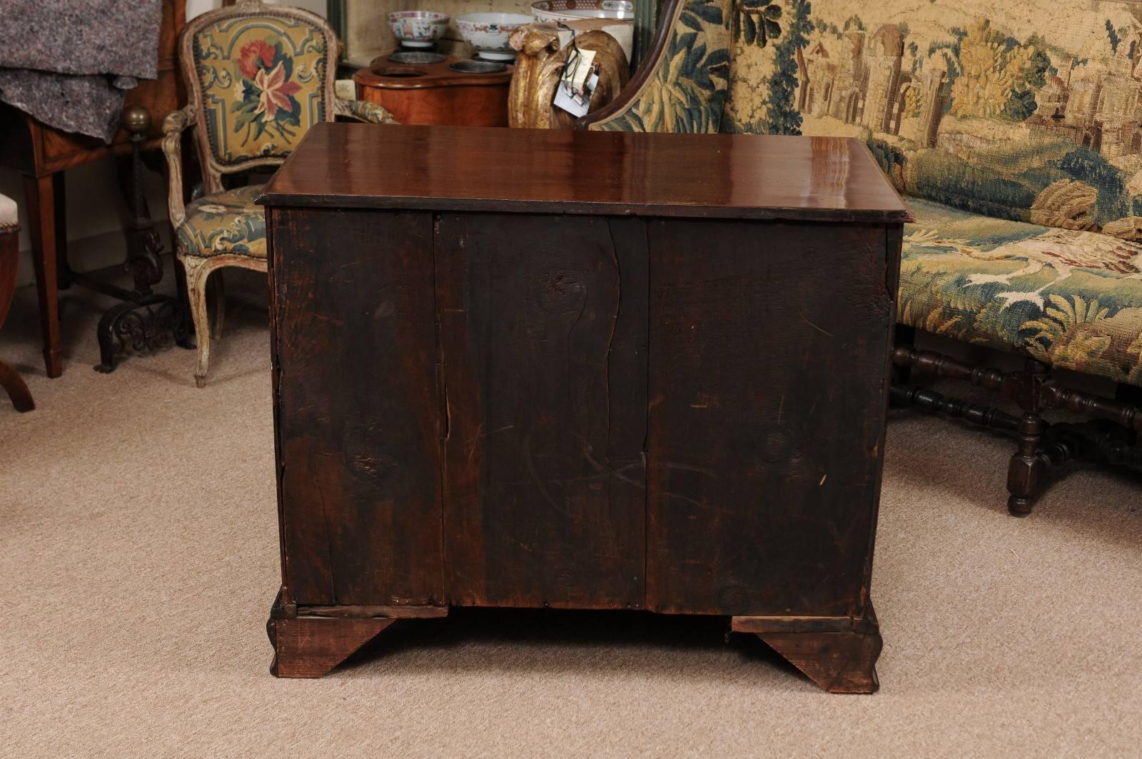 18th Century English George III Mahogany Chest with 5 Drawers 4