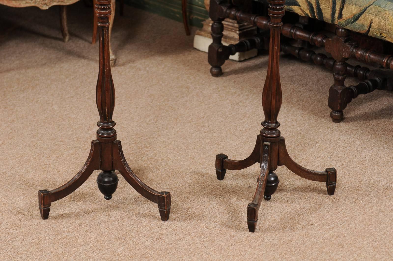 Pair of English George IV Style Mahogany Candle Stands, Late 19th/Early 20th C For Sale 1
