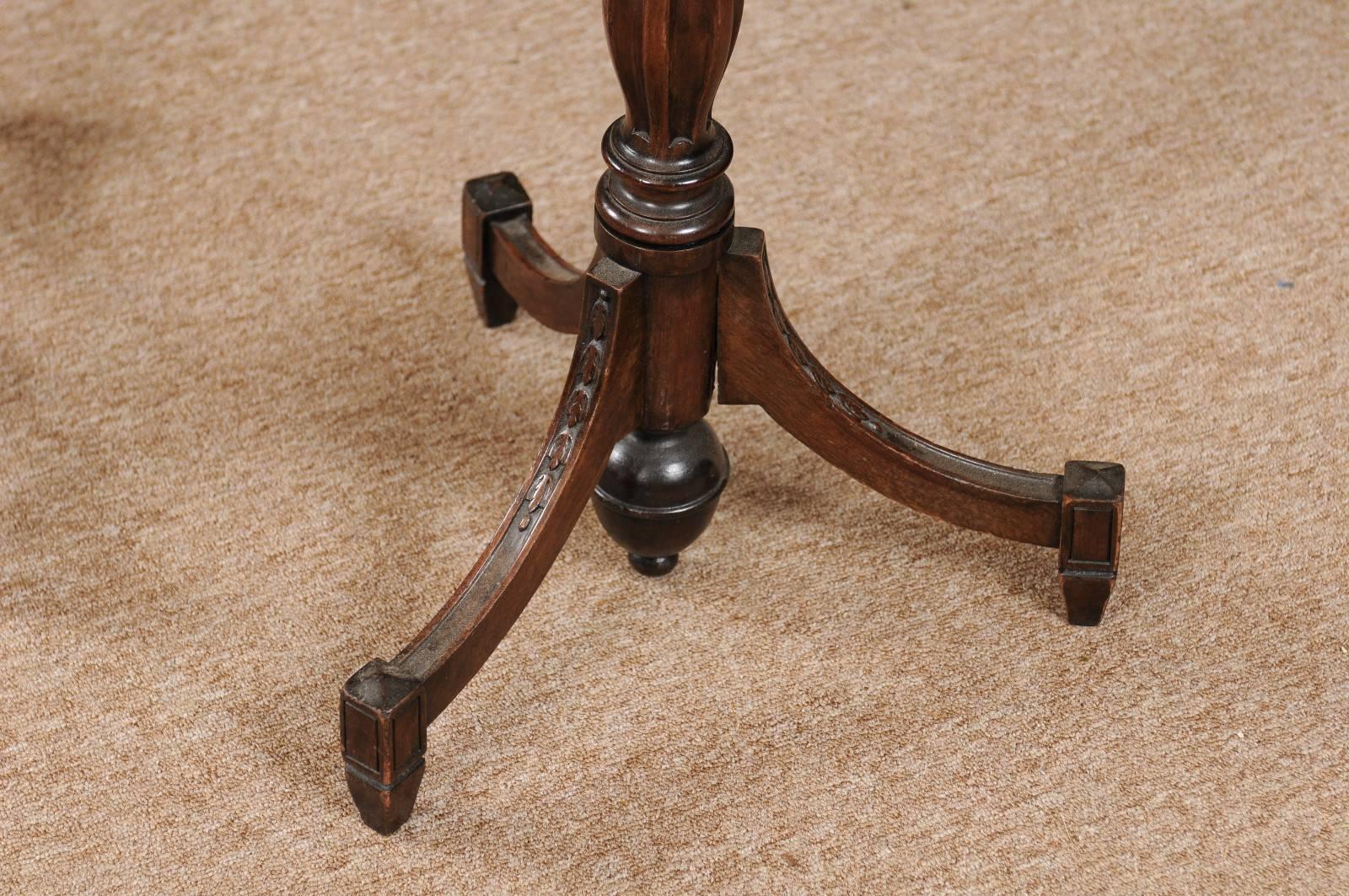Pair of English George IV Style Mahogany Candle Stands, Late 19th/Early 20th C For Sale 4
