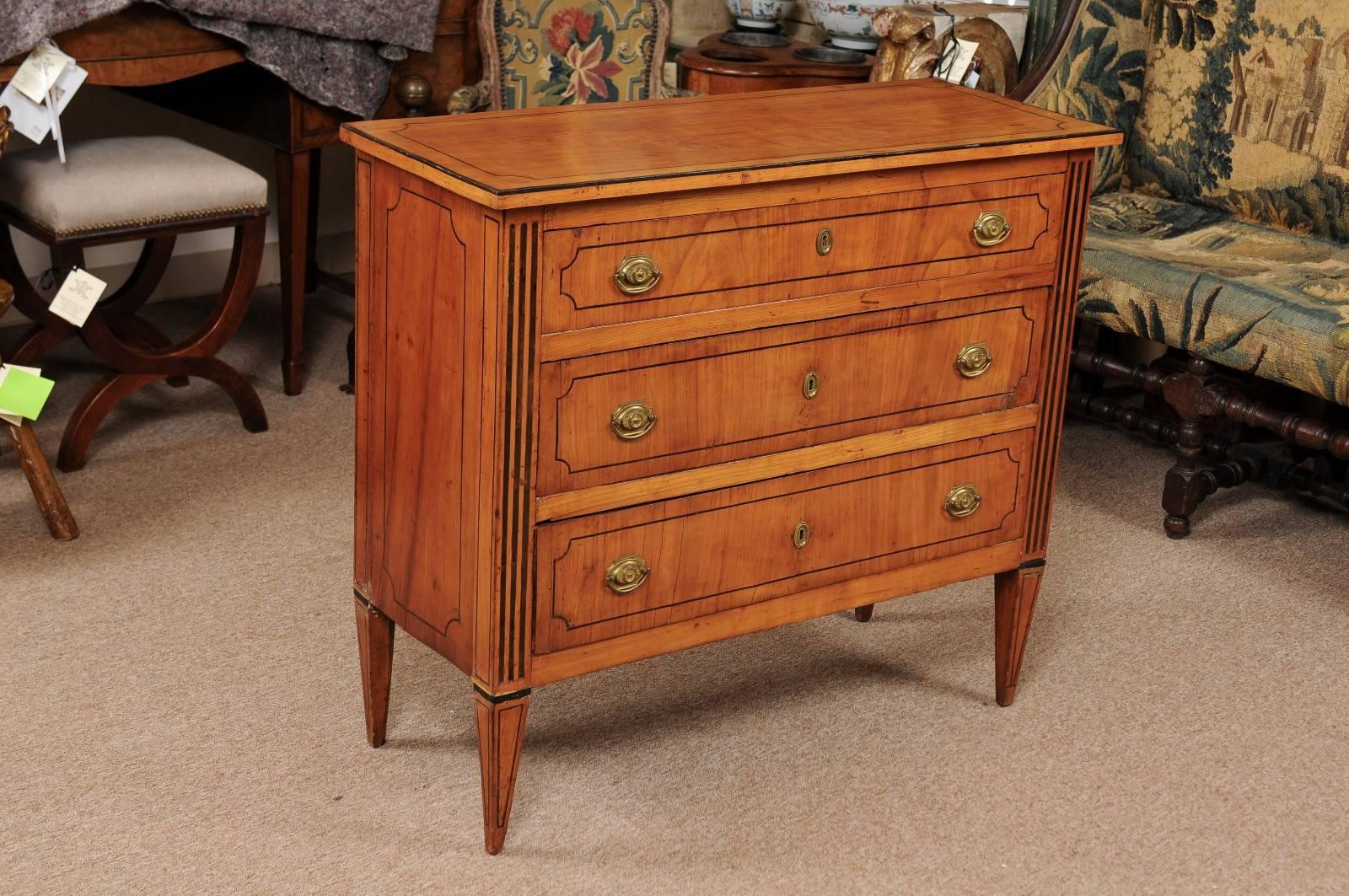 Late 18th Century Italian Neoclassical Fruitwood Commode 1