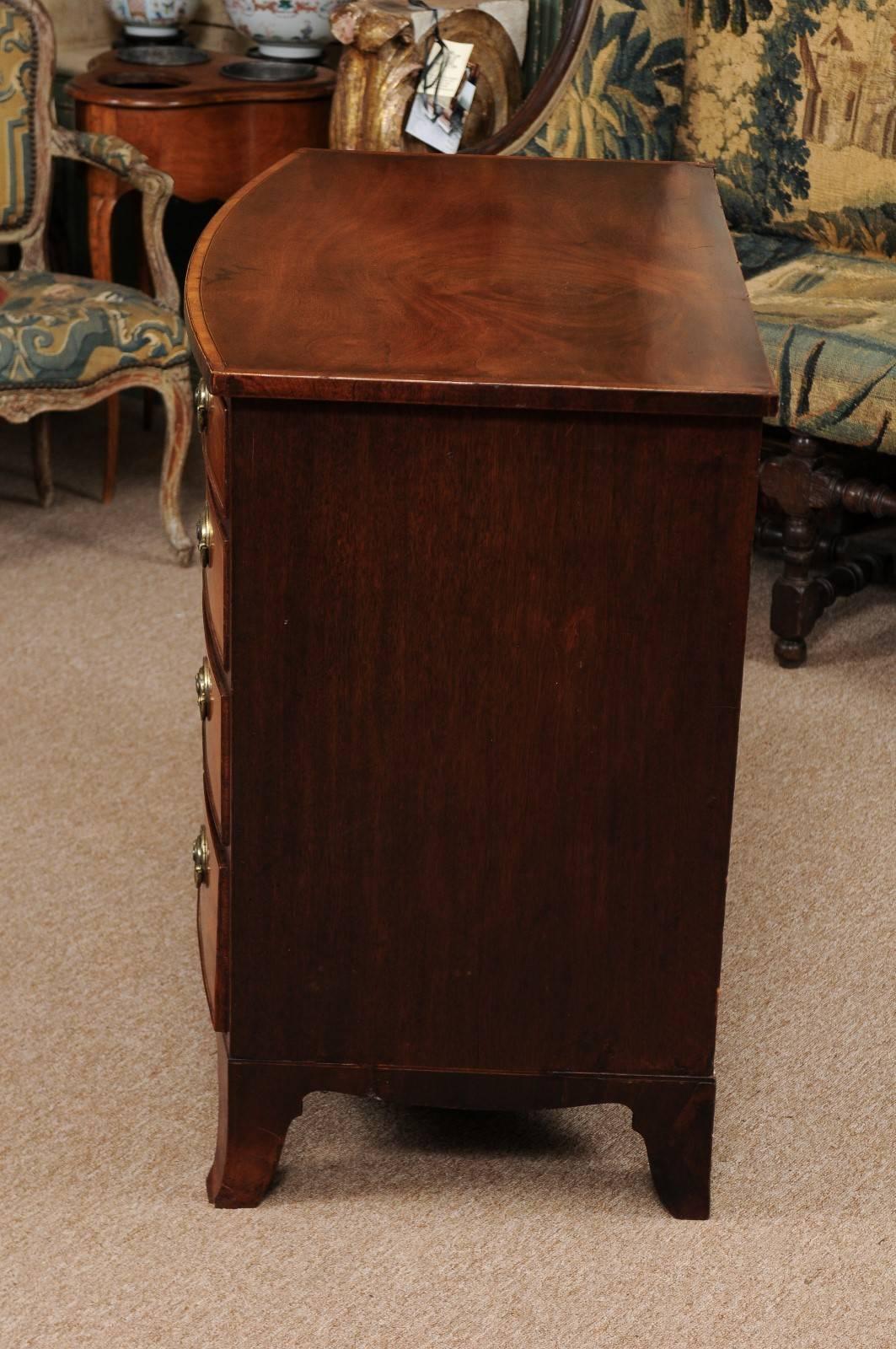 Early 19th Century English Sheraton Bowfront Chest with Splay Feet For Sale 6