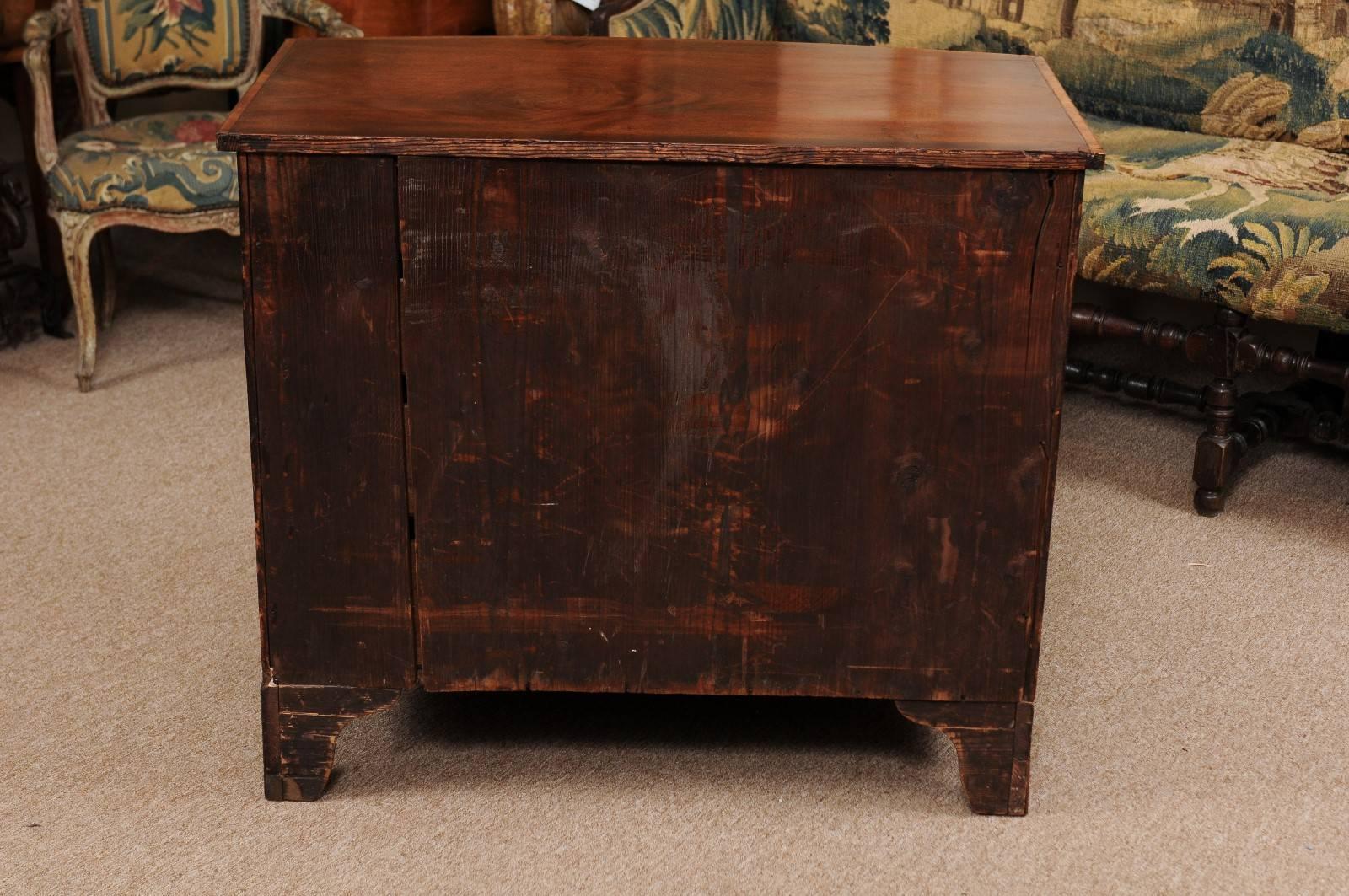 Early 19th Century English Sheraton Bowfront Chest with Splay Feet For Sale 5
