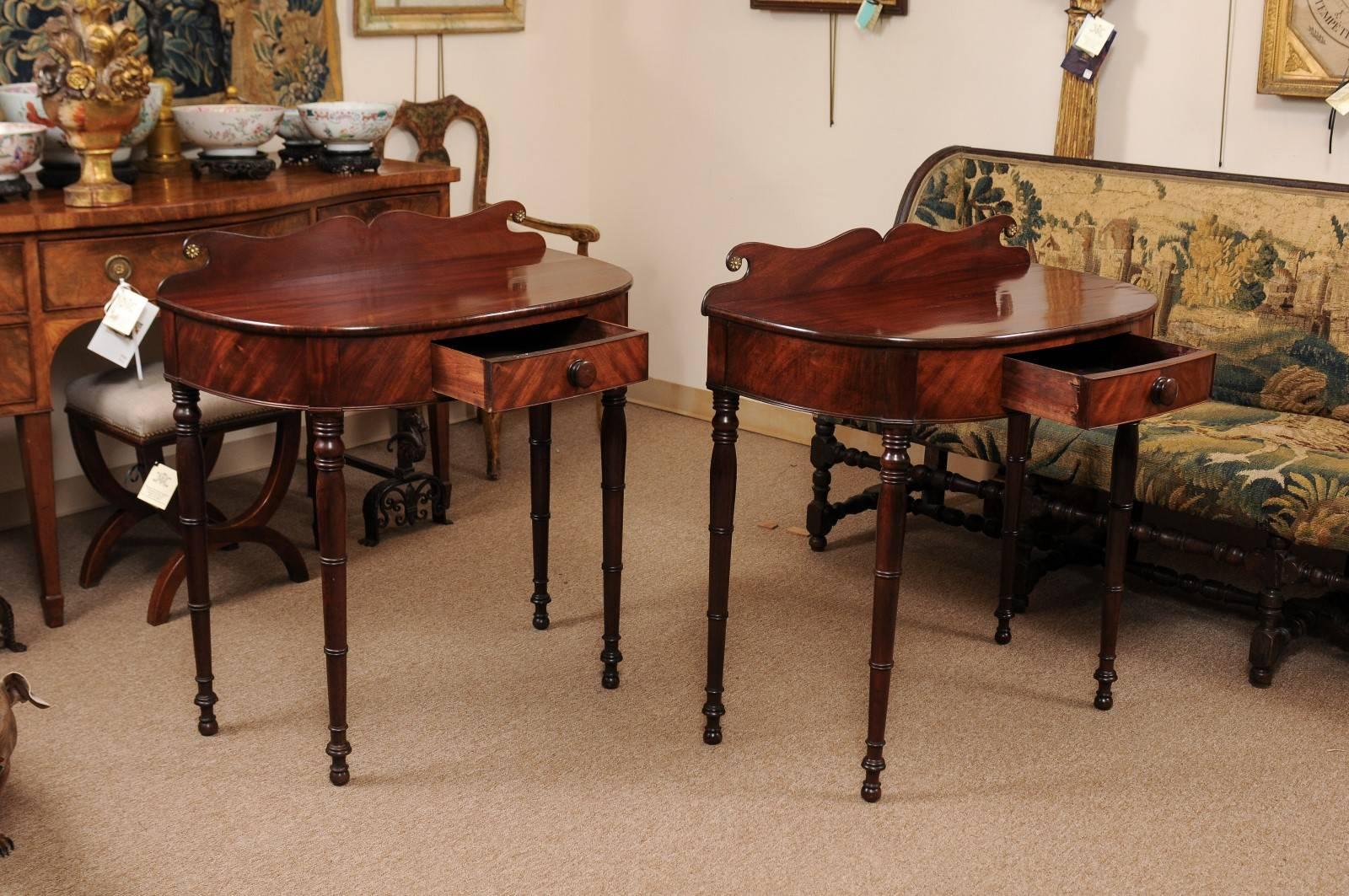 Pair of 19th Century Federal Style Mahogany Demilune Console Tables In Good Condition In Atlanta, GA