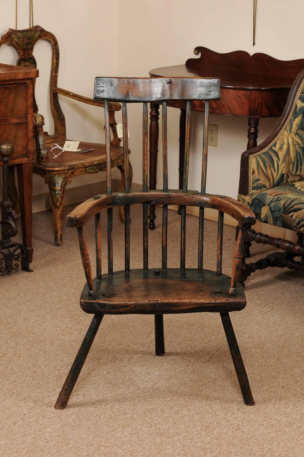 Early 19th Century George III Windsor Chair in Ash with Green Painted Finish and Three Splayed Legs
