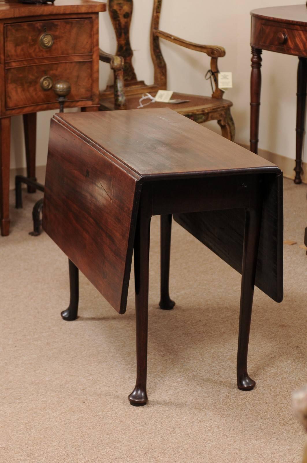 English 18th Century Mahogany Drop Leaf Table with Pad Feet, England For Sale