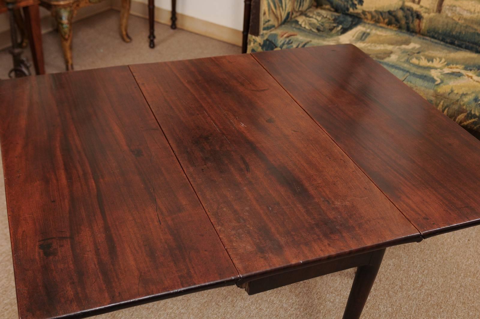 18th Century Mahogany Drop Leaf Table with Pad Feet, England For Sale 5