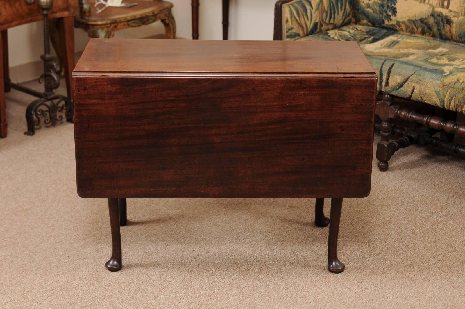 18th Century Mahogany Drop Leaf Table with Pad Feet, England For Sale 3