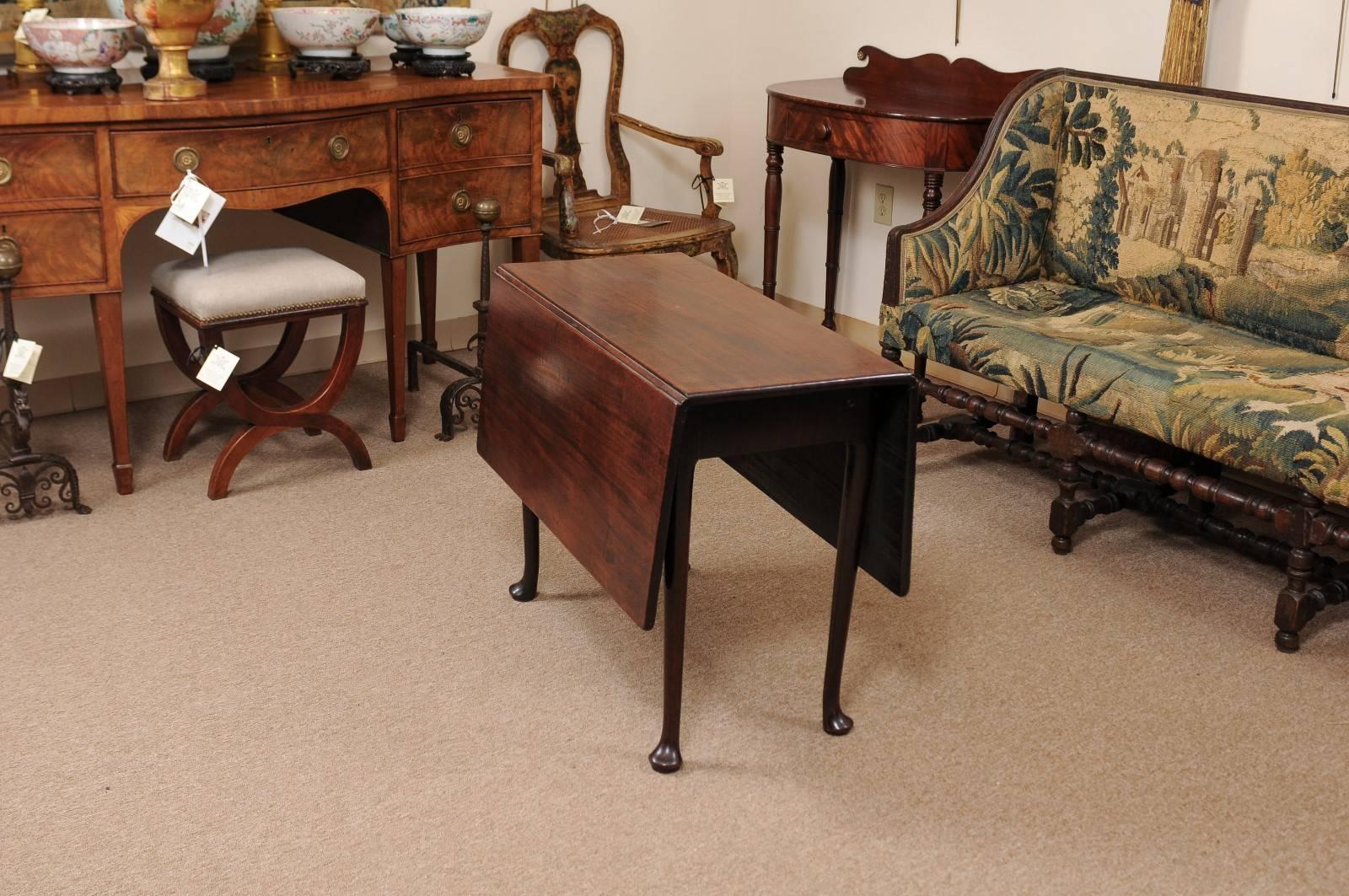 18th Century and Earlier 18th Century Mahogany Drop Leaf Table with Pad Feet, England For Sale